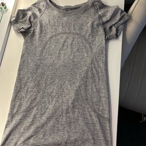 lululemon athletica Gray Short Sleeve Tee